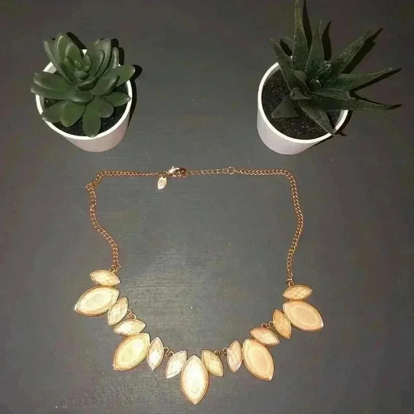 🛍 3 for $20 Necklace - Picture 1 of 2